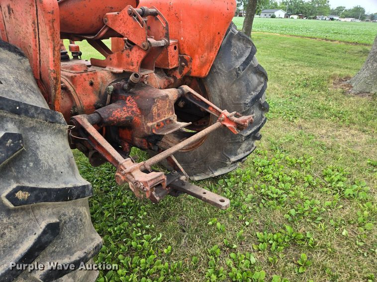 image for item DX1483 1959 Allis-Chalmers D17 tractor
