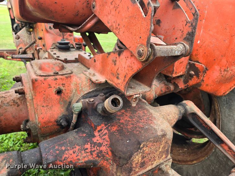 image for item DX1483 1959 Allis-Chalmers D17 tractor