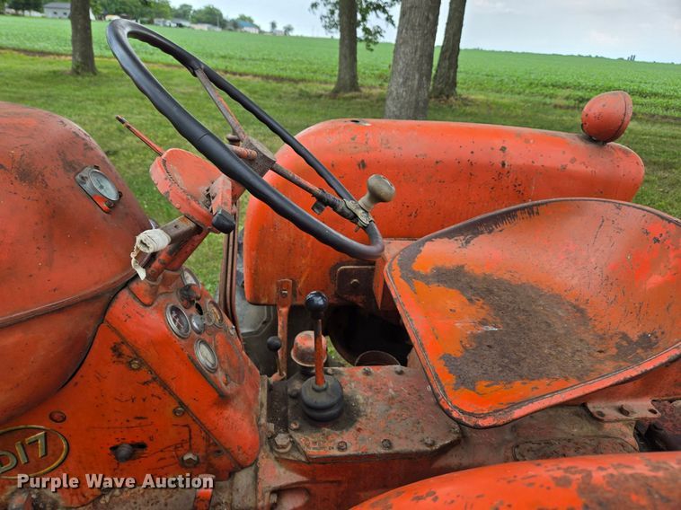 image for item DX1483 1959 Allis-Chalmers D17 tractor