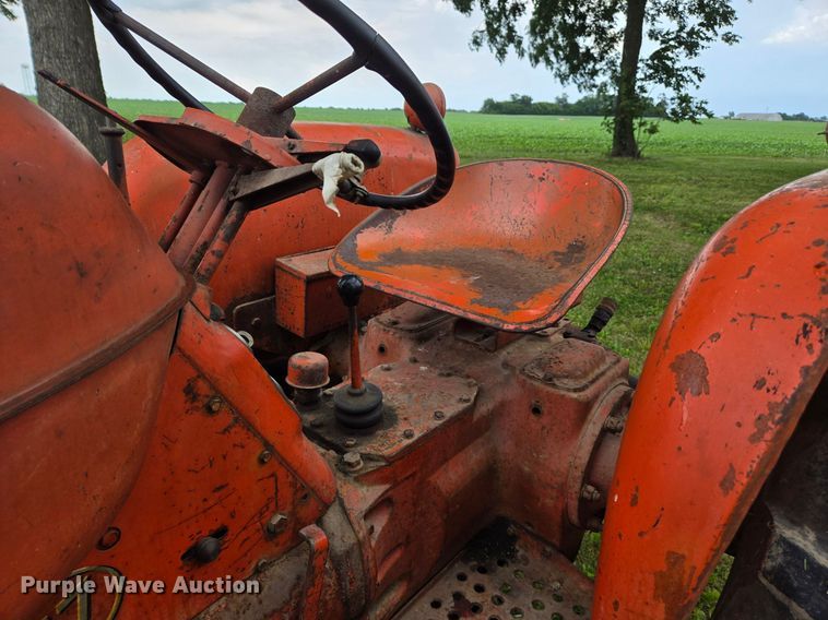 image for item DX1483 1959 Allis-Chalmers D17 tractor