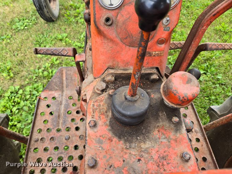 image for item DX1483 1959 Allis-Chalmers D17 tractor