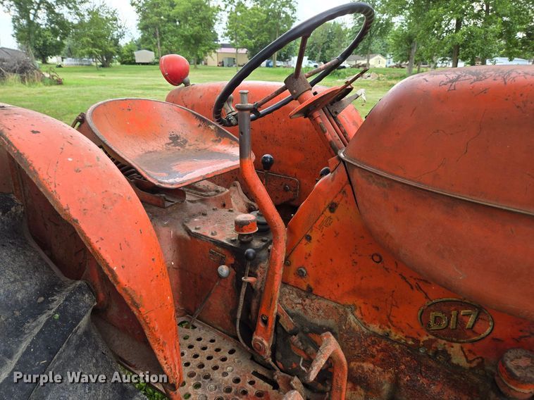 image for item DX1483 1959 Allis-Chalmers D17 tractor