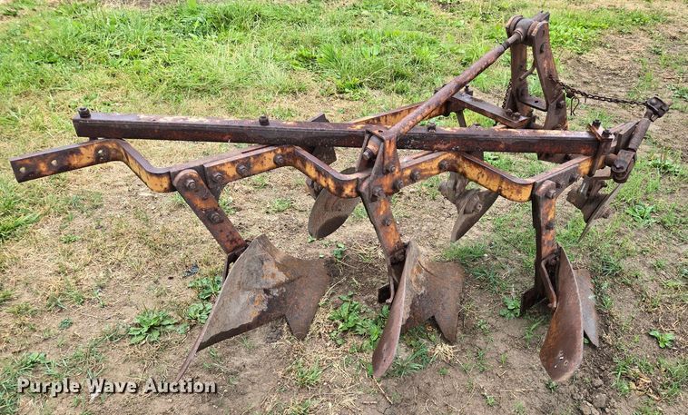 image for item DX1483 1959 Allis-Chalmers D17 tractor