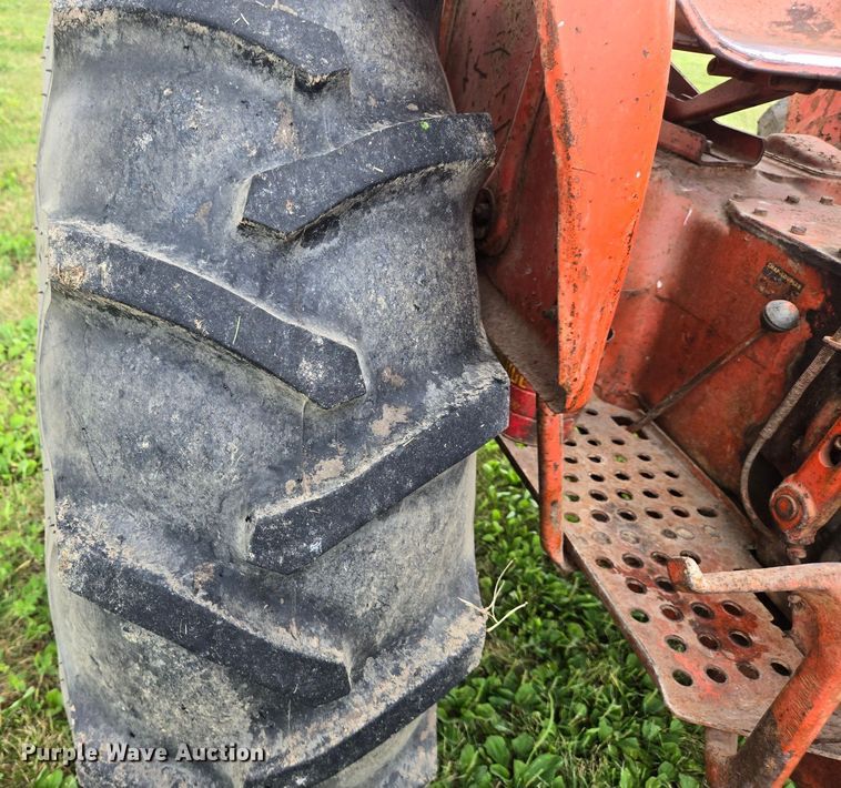 image for item DX1483 1959 Allis-Chalmers D17 tractor