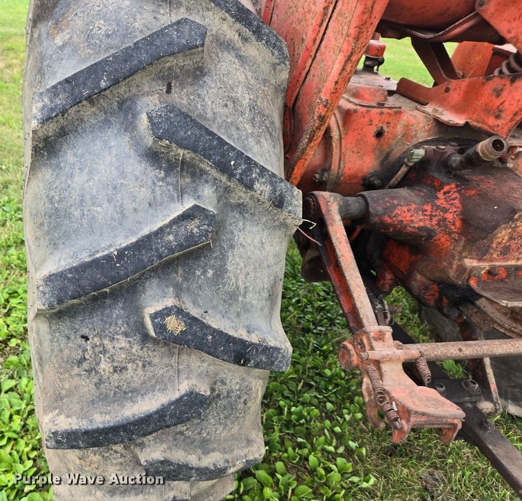 image for item DX1483 1959 Allis-Chalmers D17 tractor