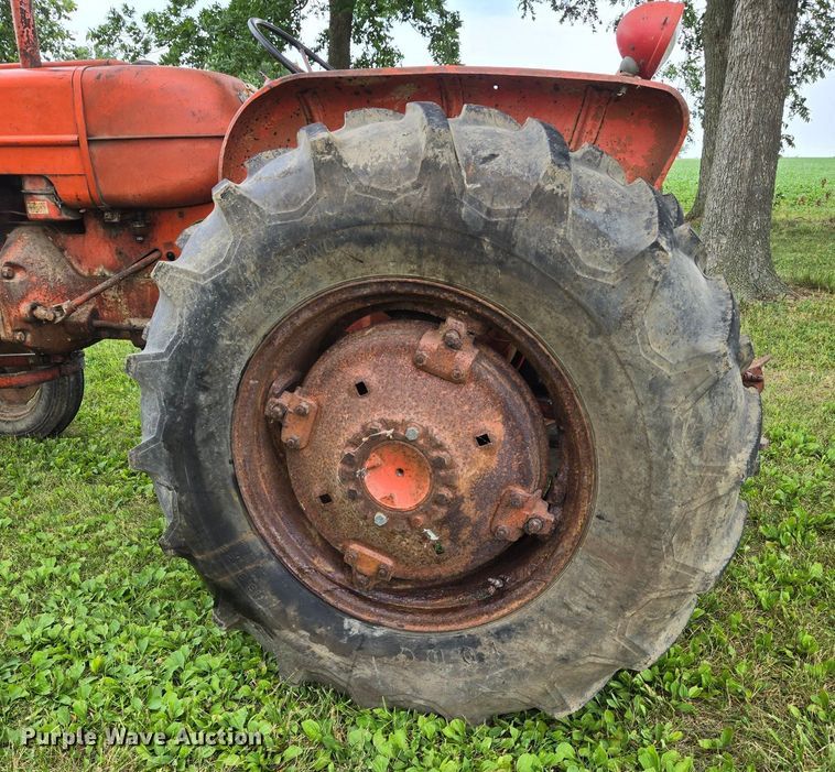image for item DX1483 1959 Allis-Chalmers D17 tractor