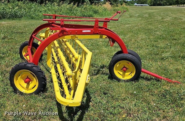 image for item EI3922 New Holland 258 hay rake