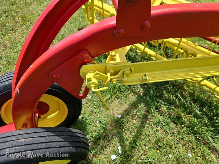 image for item EI3922 New Holland 258 hay rake