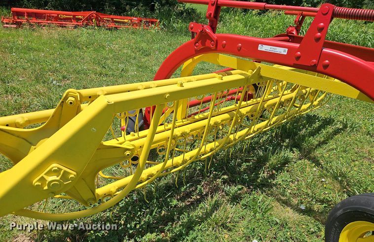 image for item EI3922 New Holland 258 hay rake