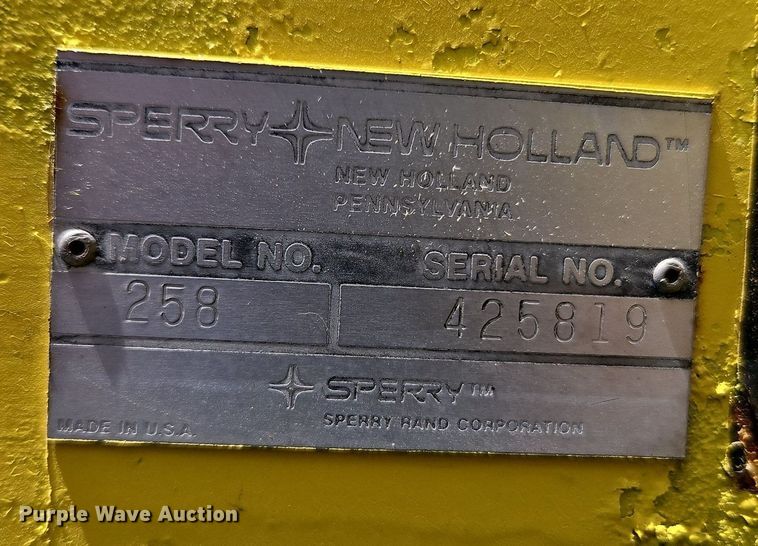 image for item EI3922 New Holland 258 hay rake