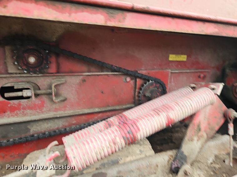 image for item EI3926 New Holland 320 small square baler