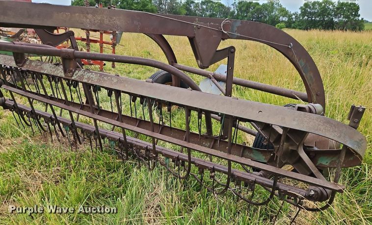 image for item EI3928 John Deere  851 hay rake