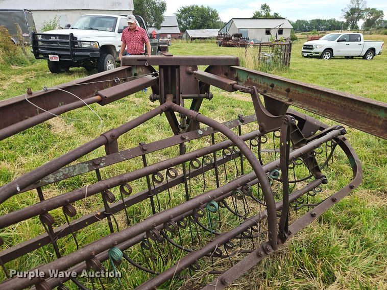 image for item EI3928 John Deere  851 hay rake