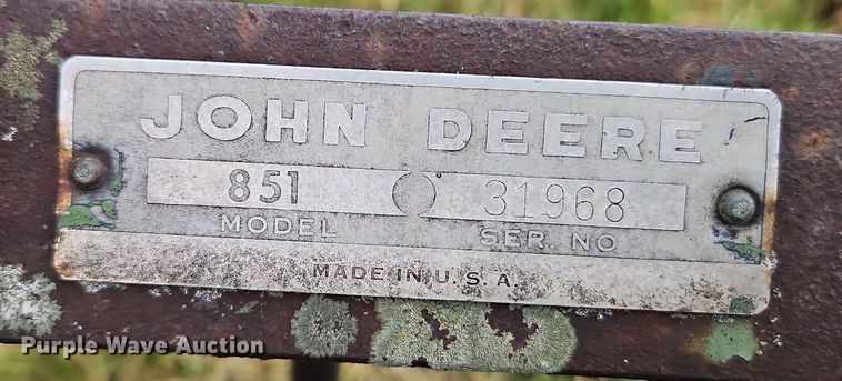 image for item EI3928 John Deere  851 hay rake