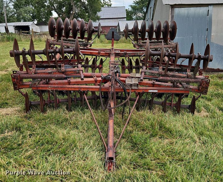 image for item EI3929 Massey Ferguson  MF 520 tandem disk