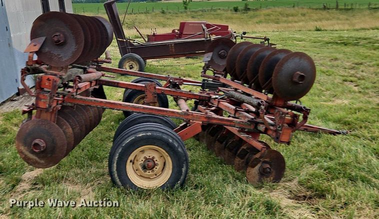 image for item EI3929 Massey Ferguson  MF 520 tandem disk