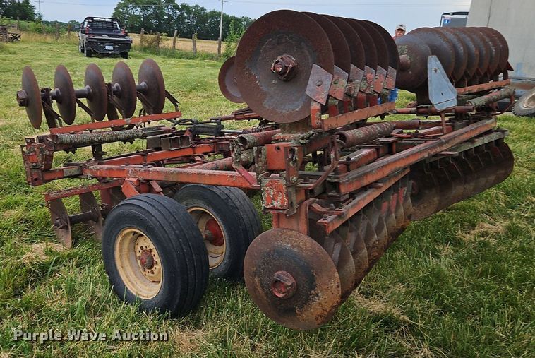 image for item EI3929 Massey Ferguson  MF 520 tandem disk
