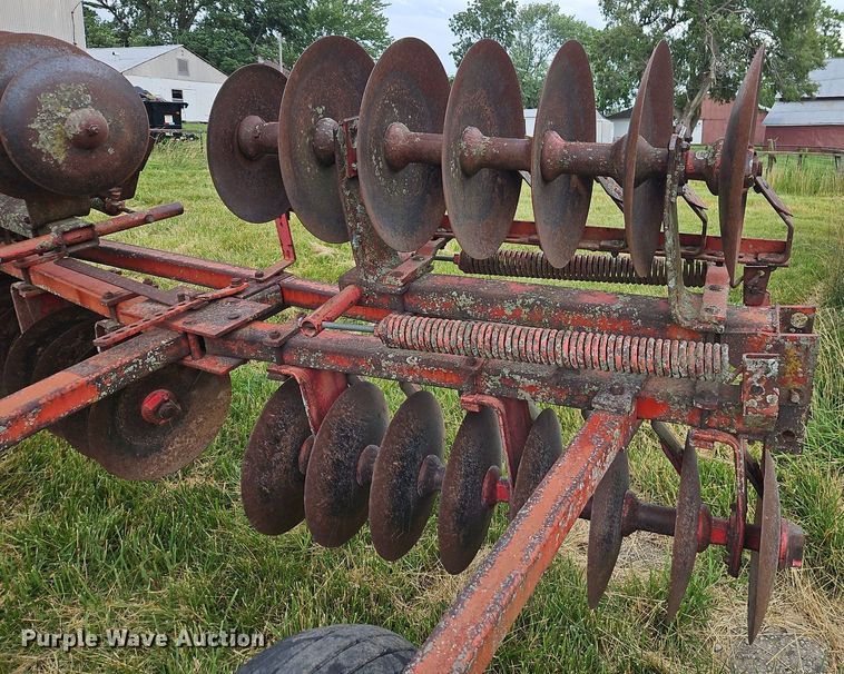 image for item EI3929 Massey Ferguson  MF 520 tandem disk