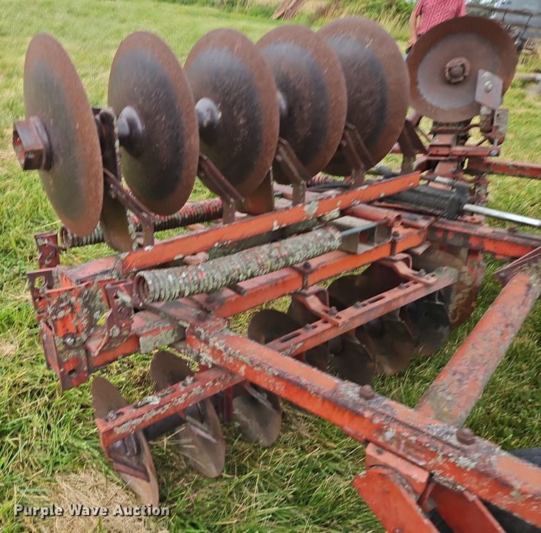 image for item EI3929 Massey Ferguson  MF 520 tandem disk
