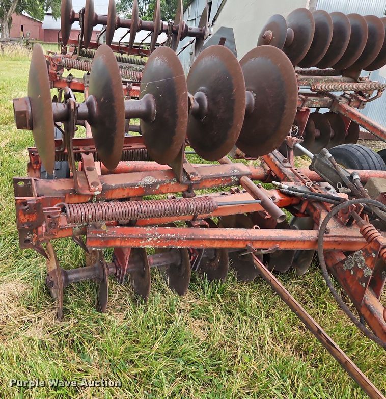 image for item EI3929 Massey Ferguson  MF 520 tandem disk