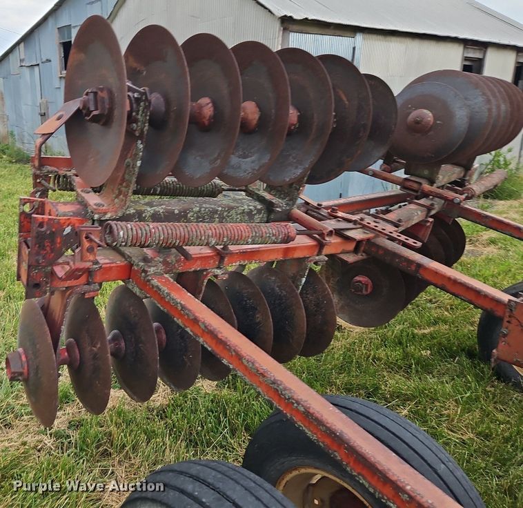 image for item EI3929 Massey Ferguson  MF 520 tandem disk