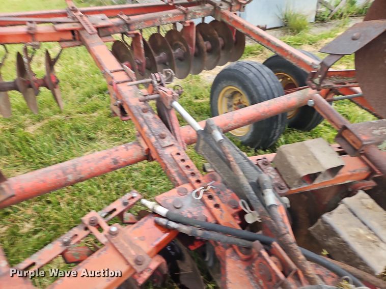 image for item EI3929 Massey Ferguson  MF 520 tandem disk