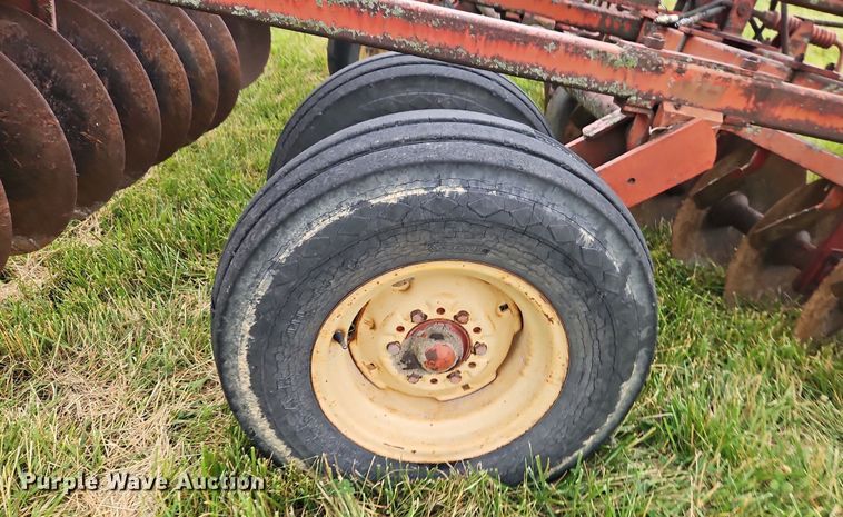 image for item EI3929 Massey Ferguson  MF 520 tandem disk