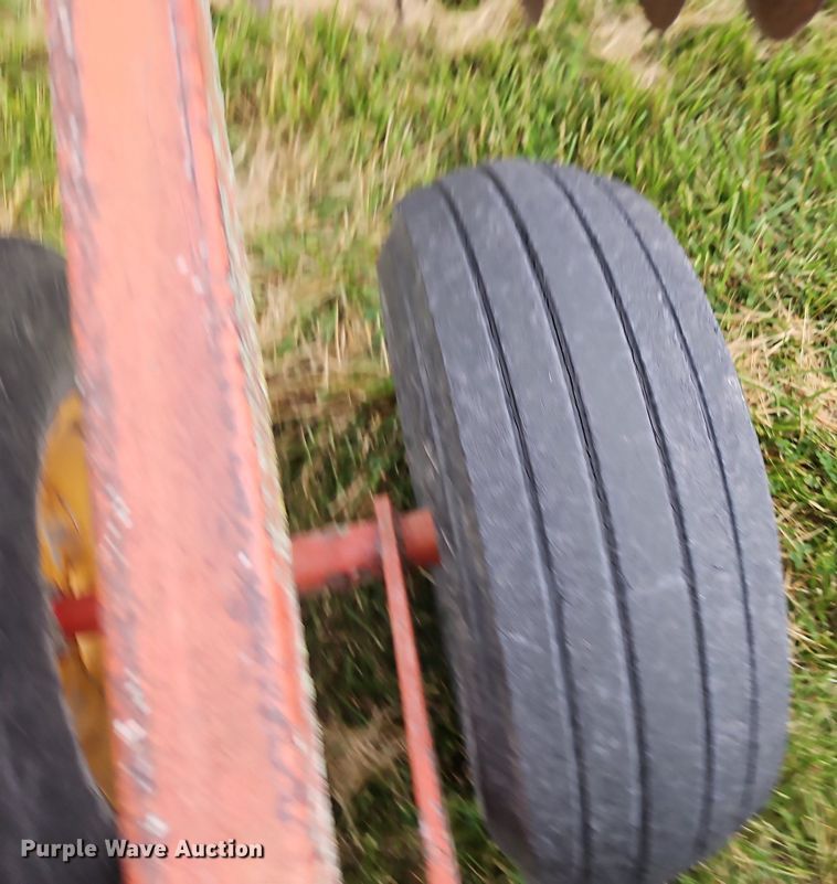 image for item EI3929 Massey Ferguson  MF 520 tandem disk