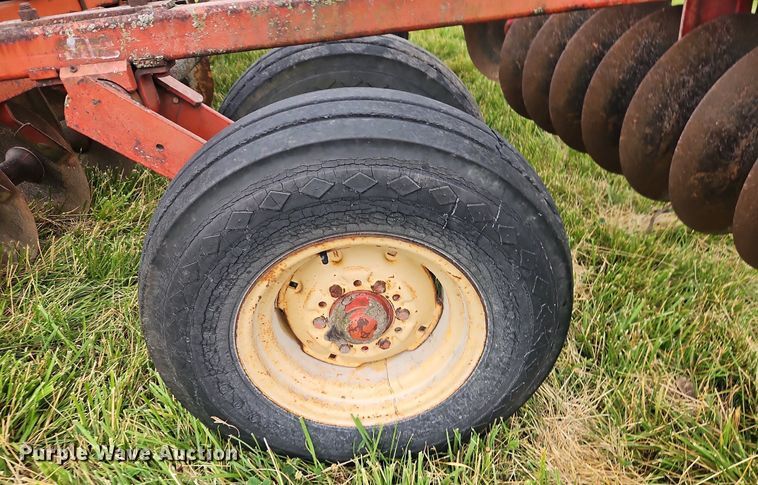 image for item EI3929 Massey Ferguson  MF 520 tandem disk