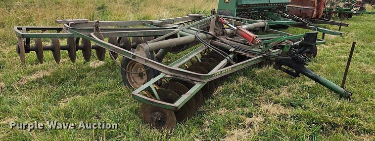image for item EI3930 John Deere  tandem disk