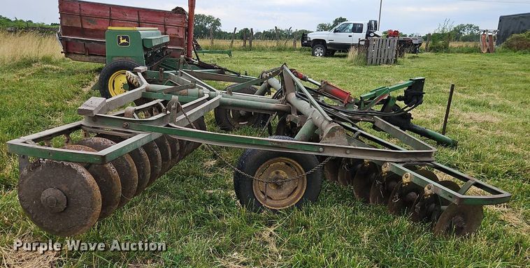 image for item EI3930 John Deere  tandem disk