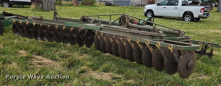 image for item EI3930 John Deere  tandem disk