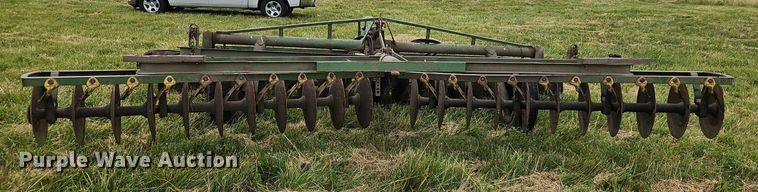image for item EI3930 John Deere  tandem disk
