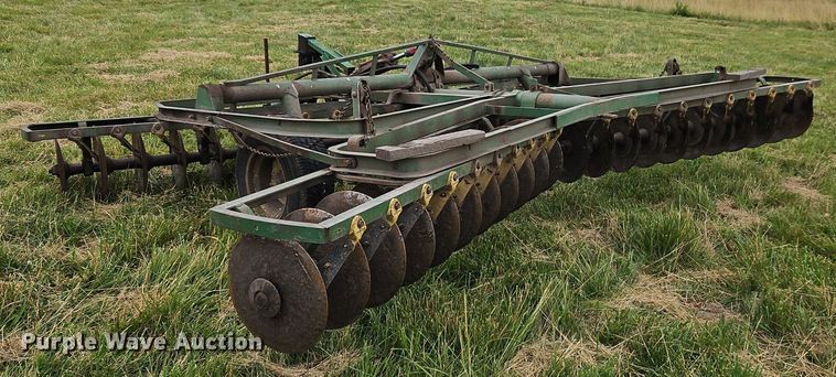 image for item EI3930 John Deere  tandem disk