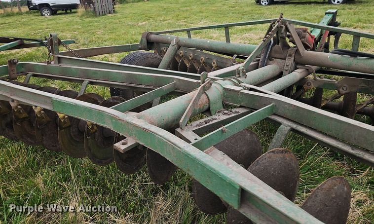 image for item EI3930 John Deere  tandem disk