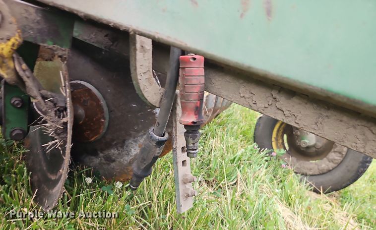 image for item EI3930 John Deere  tandem disk