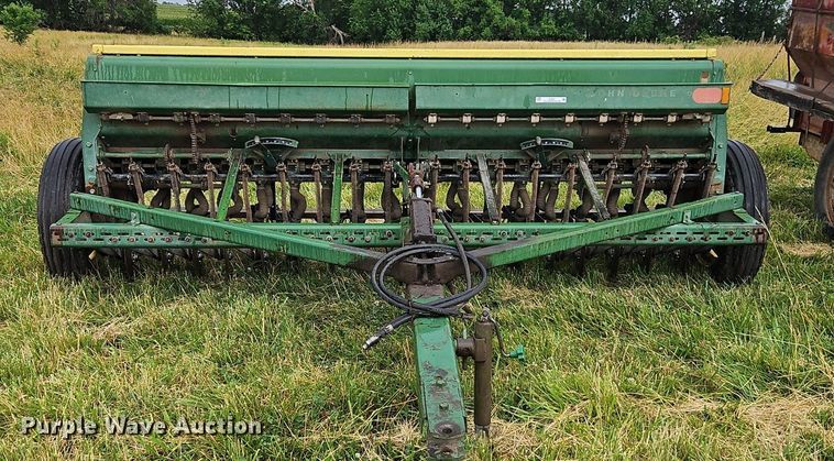 image for item EI3931 John Deere  8250 grain drill