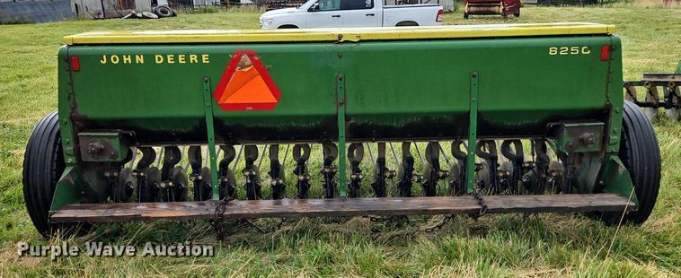 image for item EI3931 John Deere  8250 grain drill