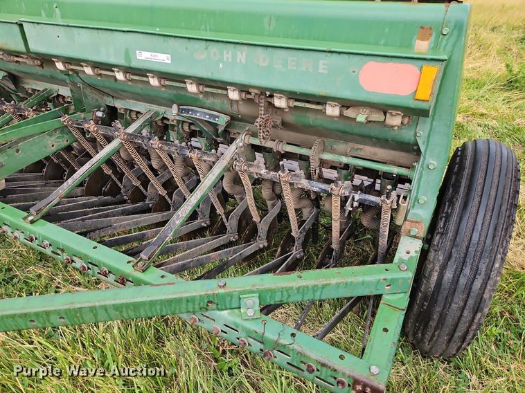 image for item EI3931 John Deere  8250 grain drill