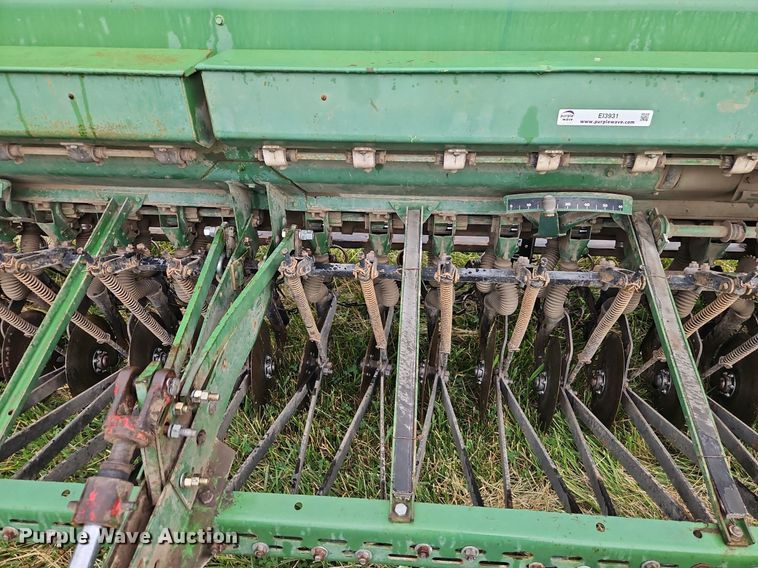 image for item EI3931 John Deere  8250 grain drill