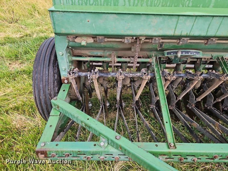 image for item EI3931 John Deere  8250 grain drill