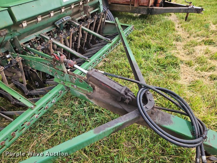 image for item EI3931 John Deere  8250 grain drill