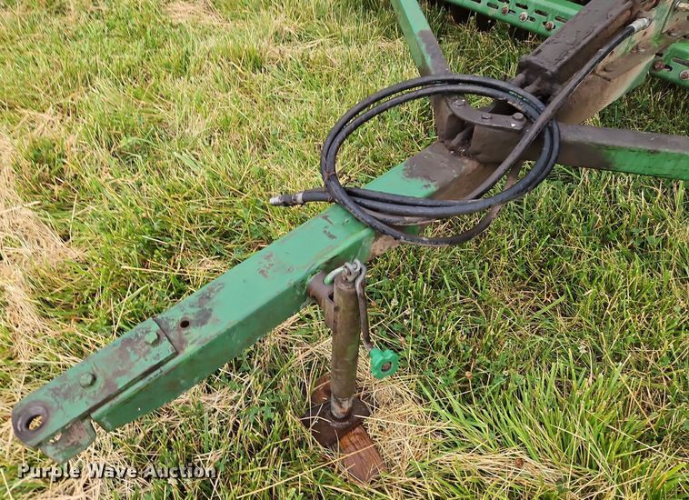 image for item EI3931 John Deere  8250 grain drill