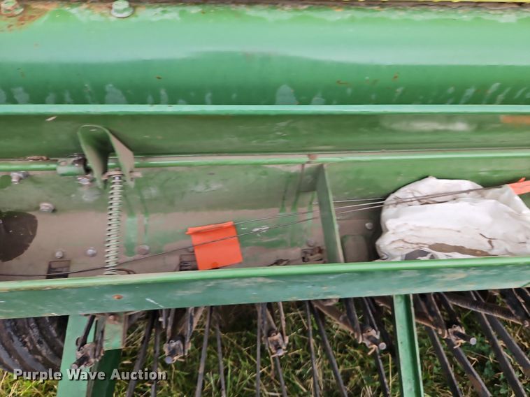 image for item EI3931 John Deere  8250 grain drill