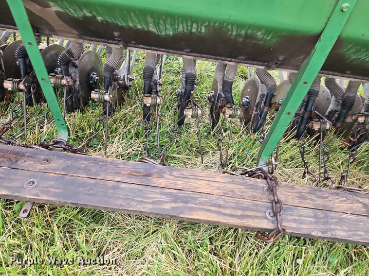 image for item EI3931 John Deere  8250 grain drill