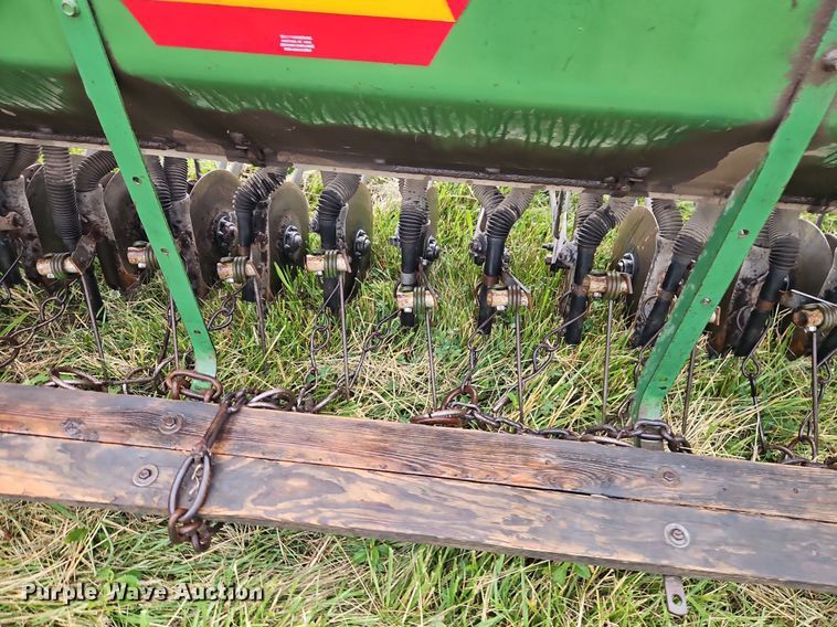 image for item EI3931 John Deere  8250 grain drill