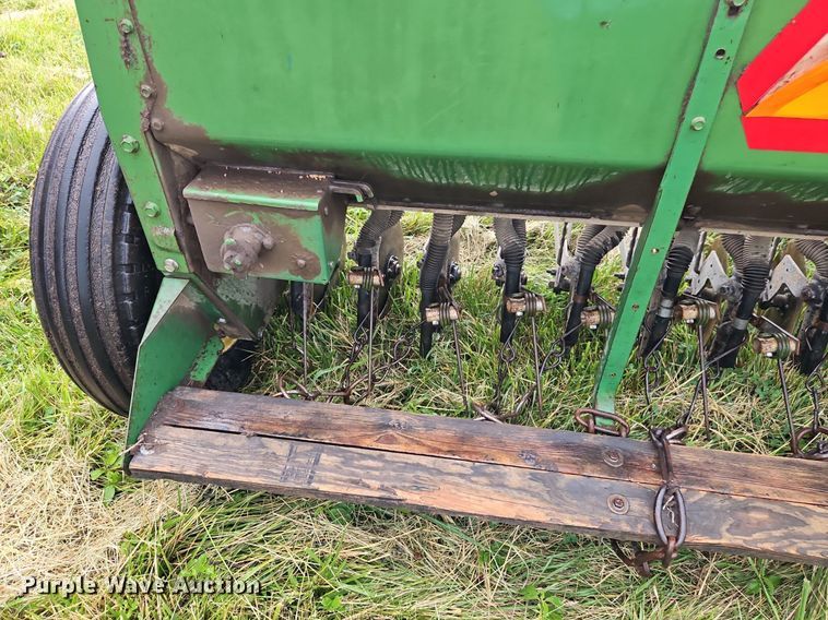 image for item EI3931 John Deere  8250 grain drill