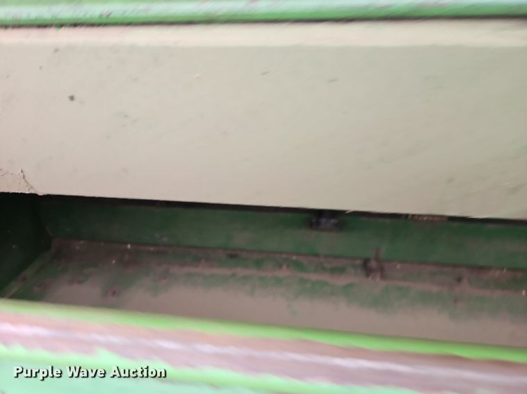 image for item EI3931 John Deere  8250 grain drill