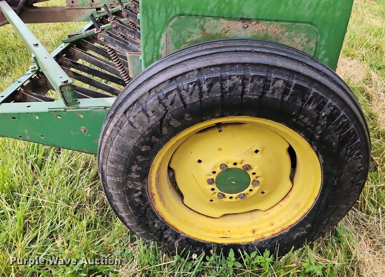 image for item EI3931 John Deere  8250 grain drill