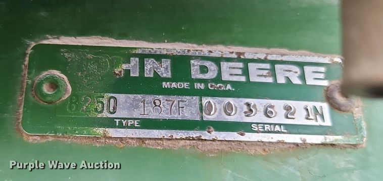 image for item EI3931 John Deere  8250 grain drill